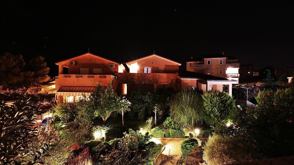 Apartments Meri Liznjan Exterior photo